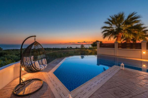 Frido Luxury Villa with Jacuzzi